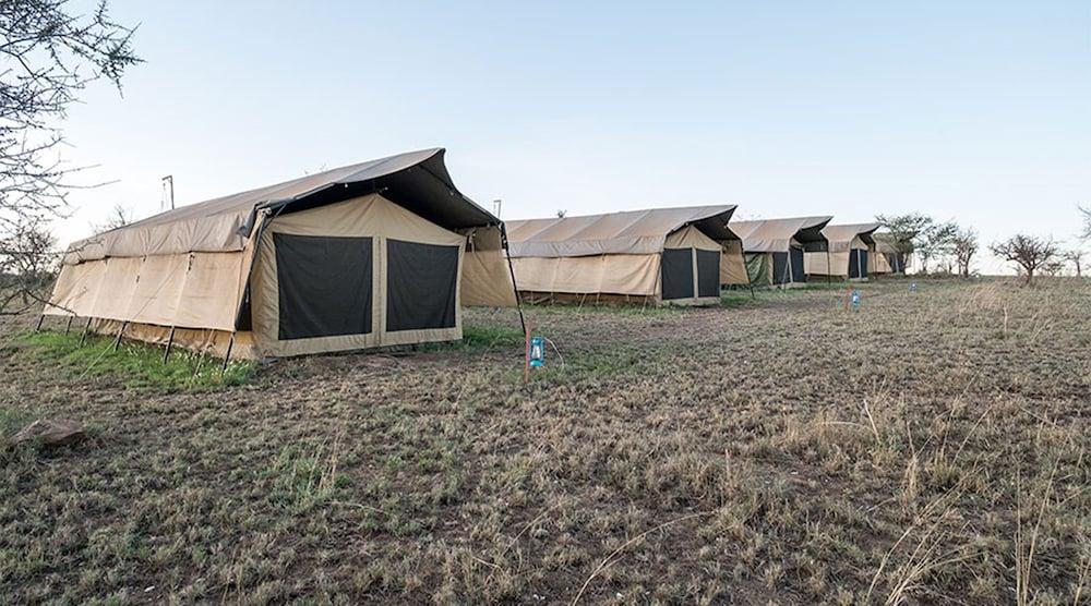 Serengeti Wildebeest Camp 호텔 외부 사진