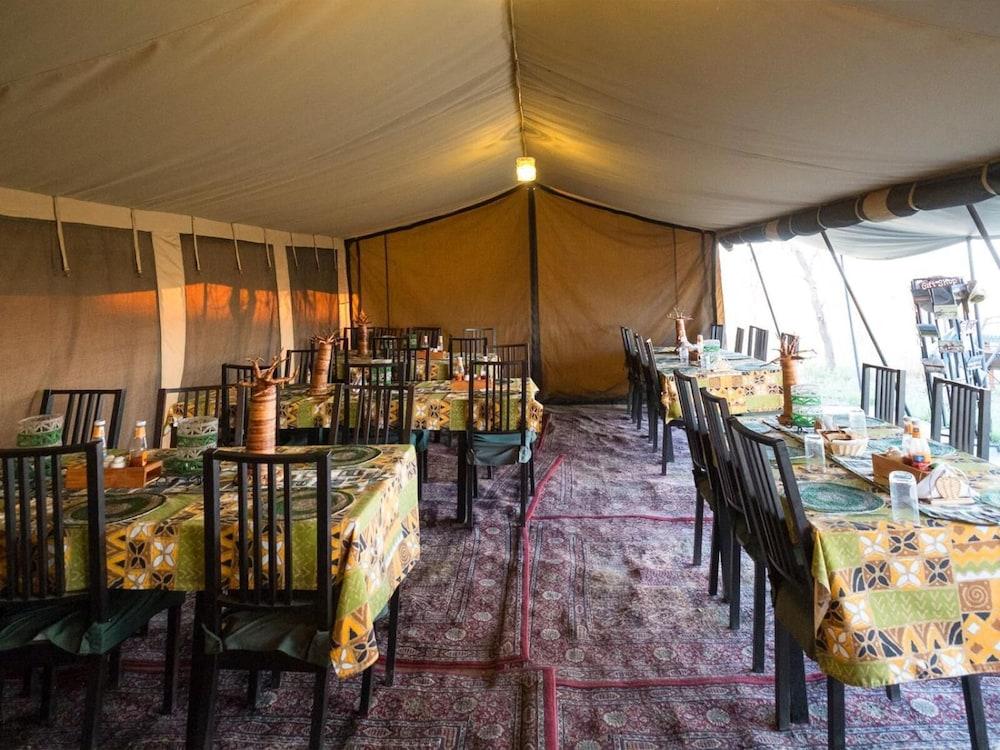 Serengeti Wildebeest Camp 호텔 외부 사진