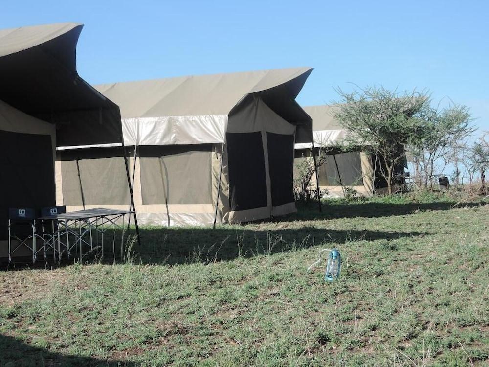 Serengeti Wildebeest Camp 호텔 외부 사진